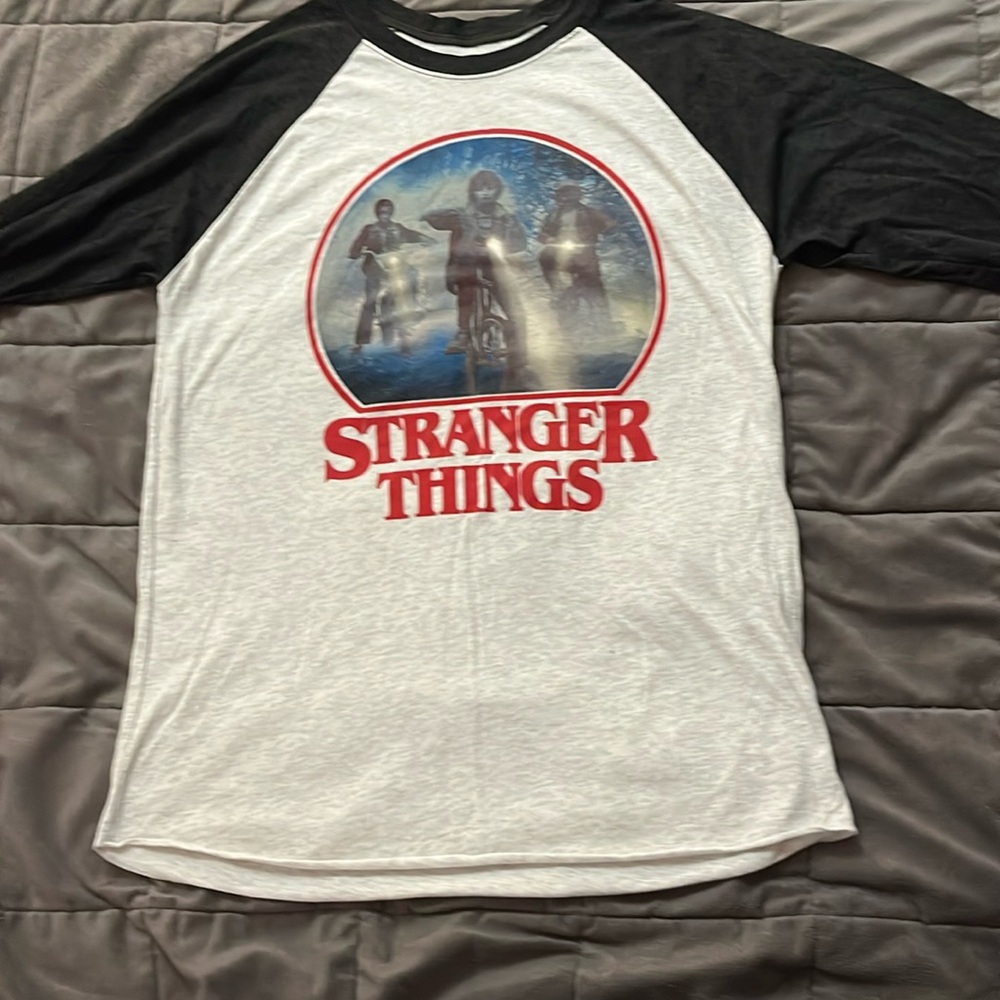 Stranger Things Raglan Shirt, Sz M